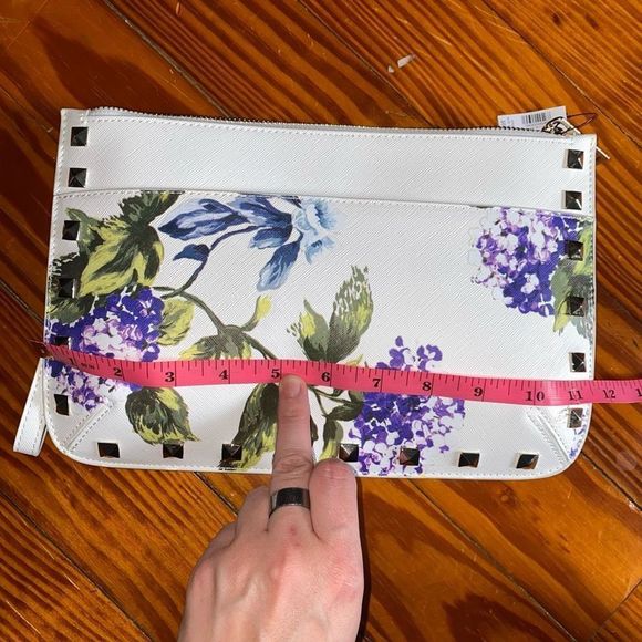 WHBM ๐พ NWTโPurple Hydrangeas Studded Wristlet Clutch Bag Purse, MSRP $69 - Picture 6 of 7